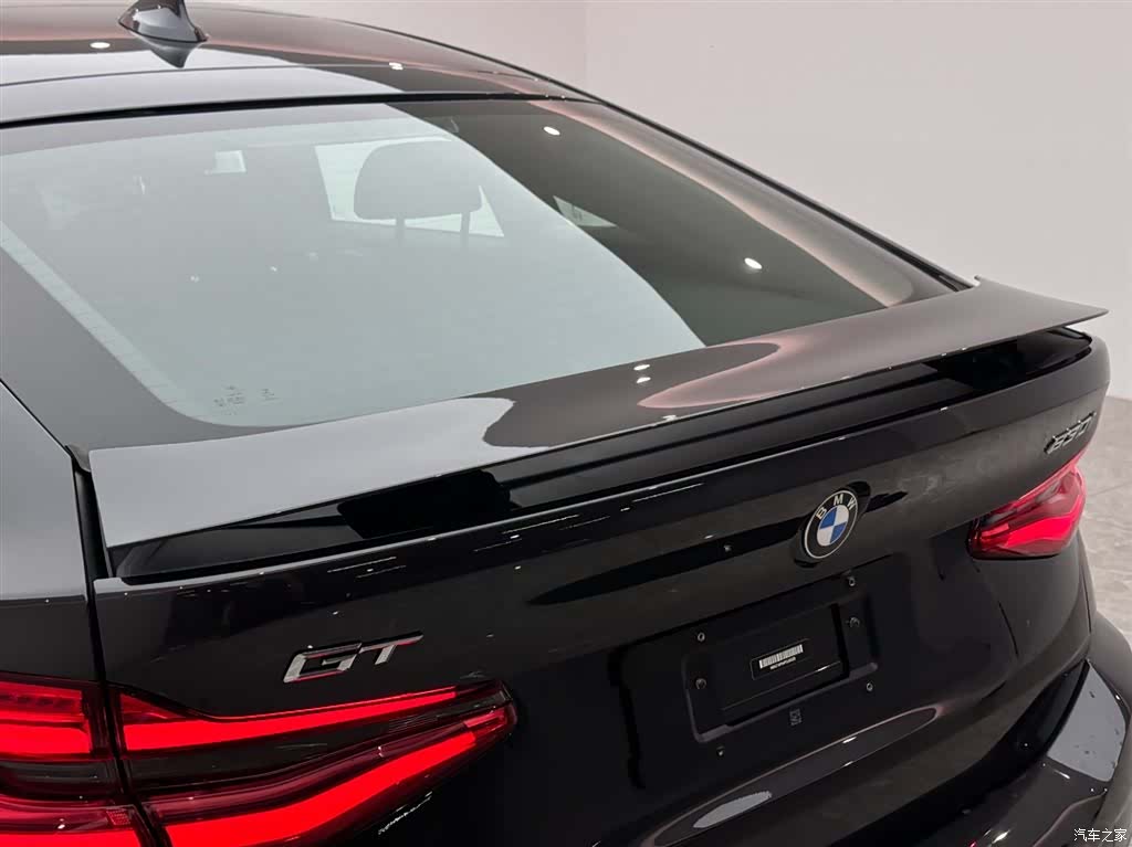 BMW 6 Series GT, 2023 21