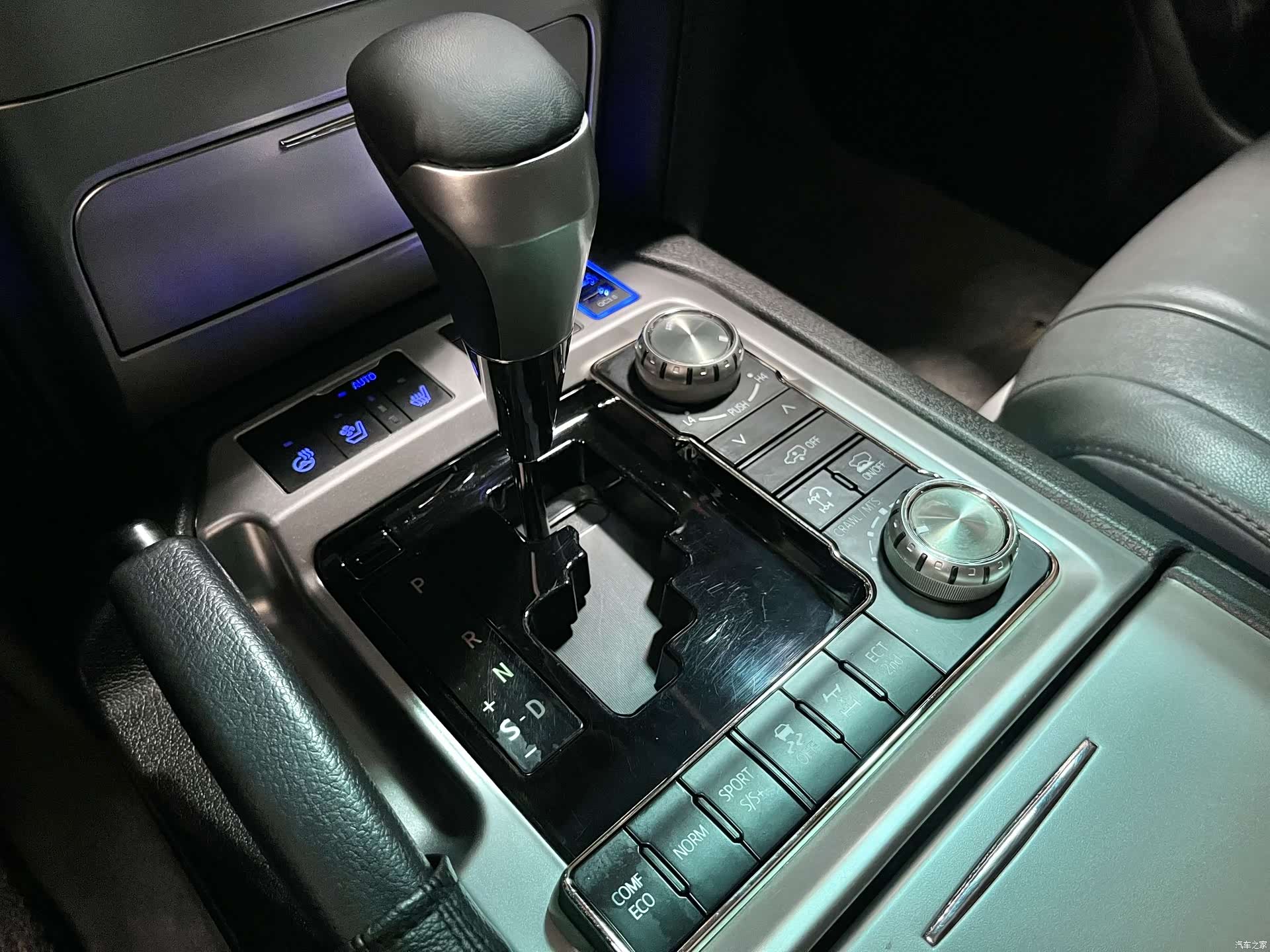 Toyota Land Cruiser, 2009 10