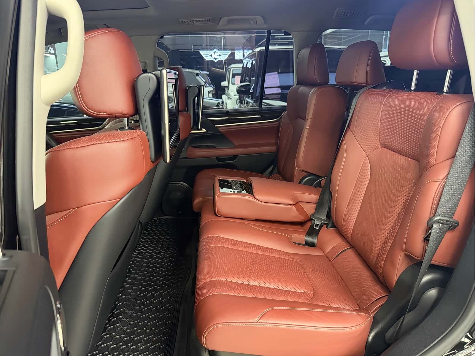 Lexus LX, 2019 все фото