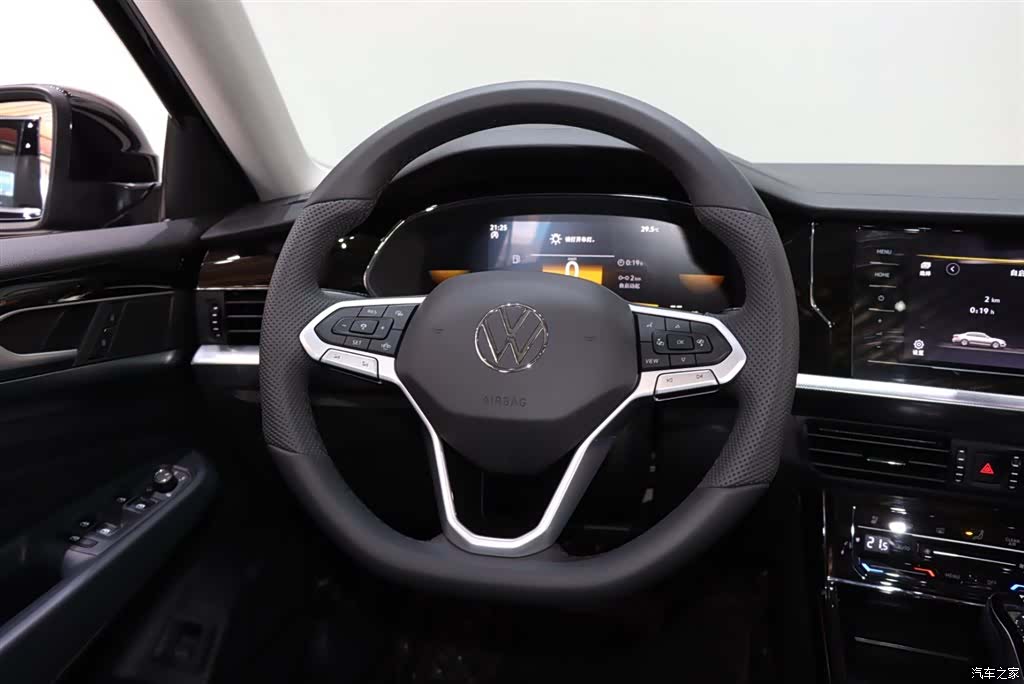 Volkswagen Passat, 2025 12