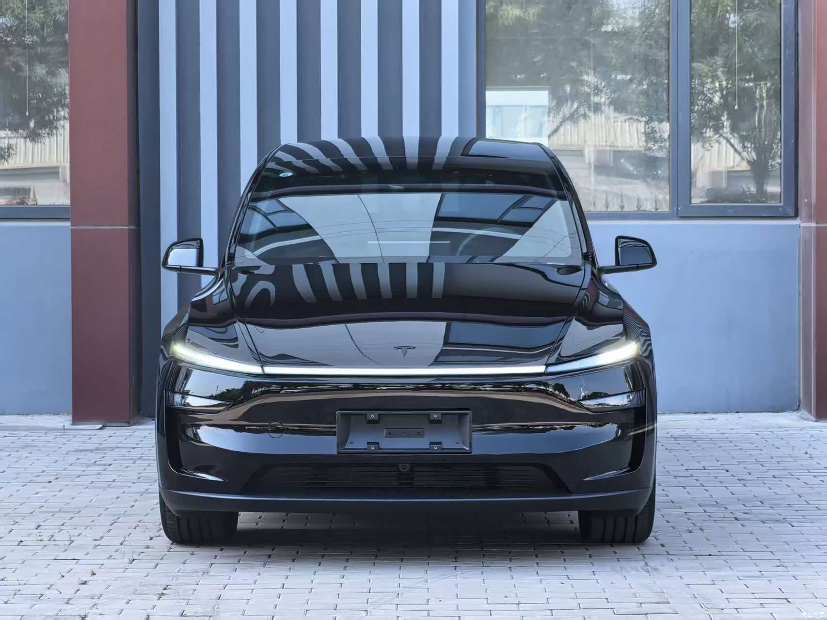 Tesla Model Y, 2026 1