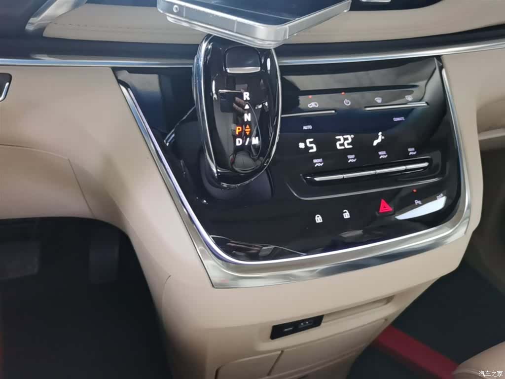 Buick GL8, 2022 10