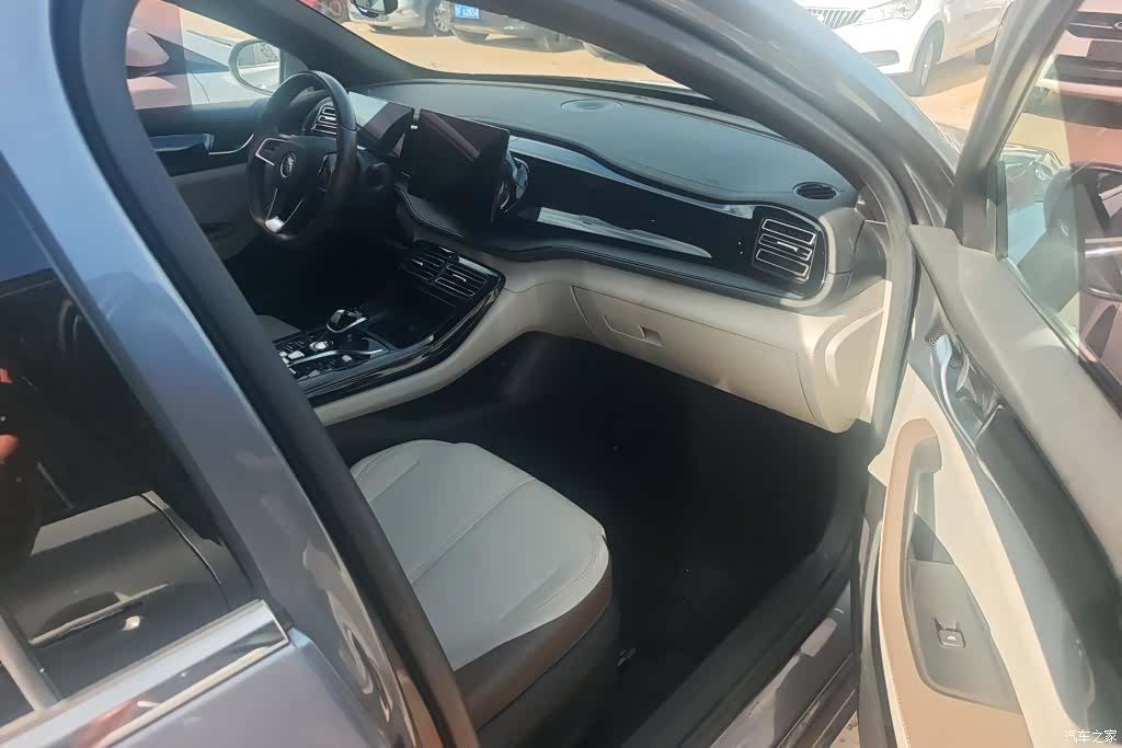 BYD Qin, 2023 8