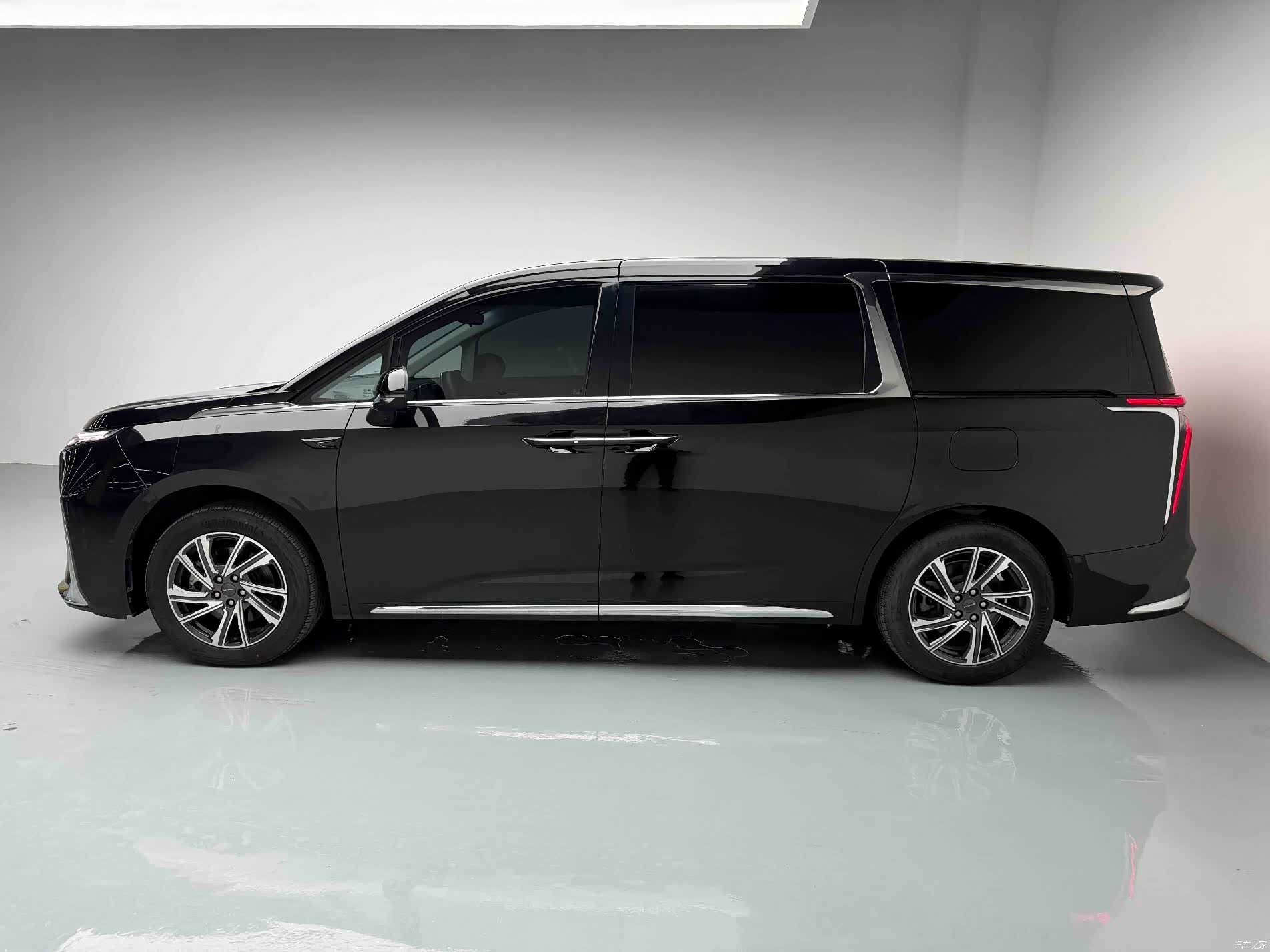 Maxus G90, 2023 19