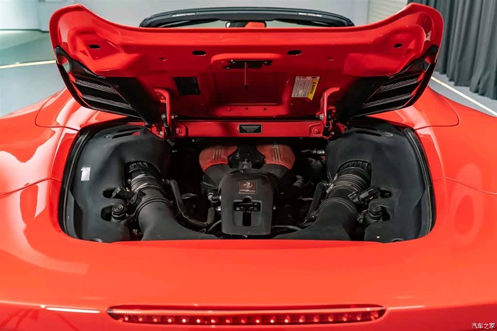 Ferrari 488, 2017 14
