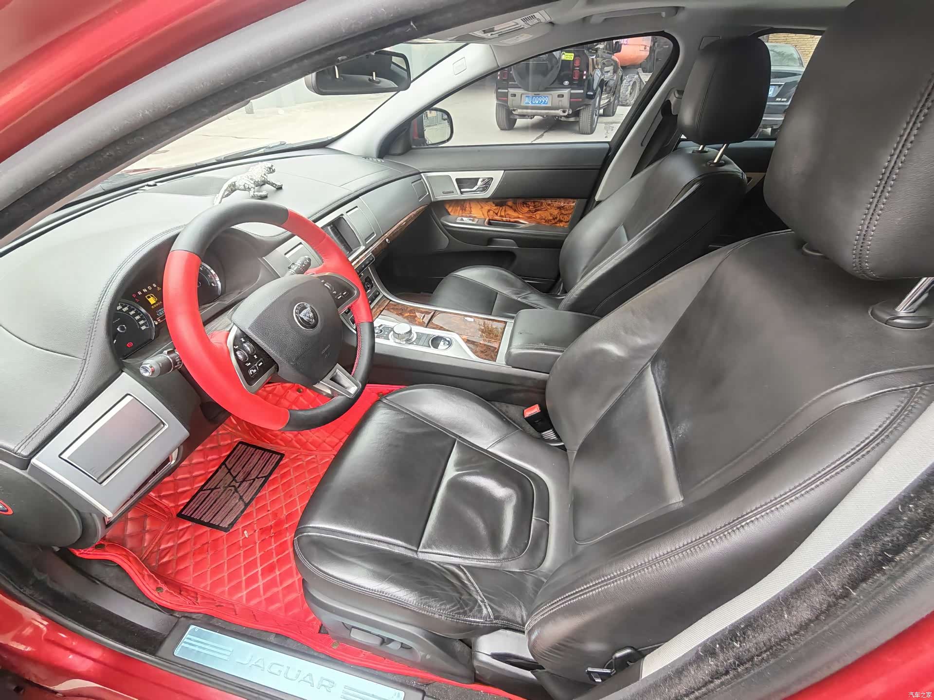 Jaguar XF, 2015 9