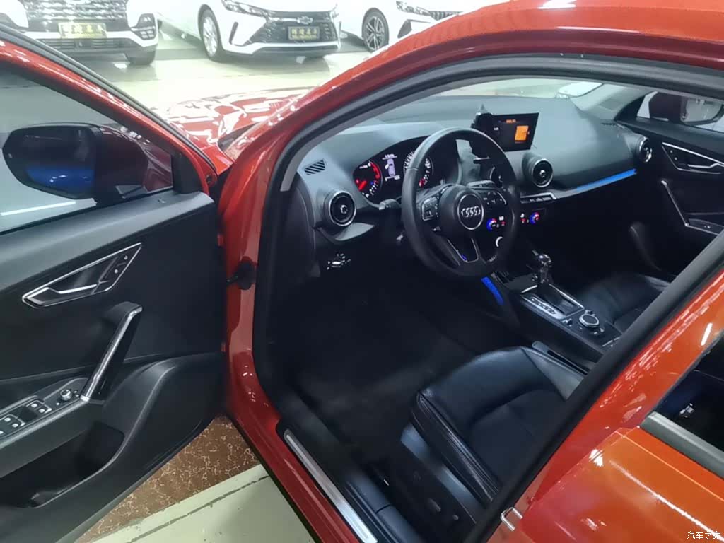 Audi Q2L, 2018 16