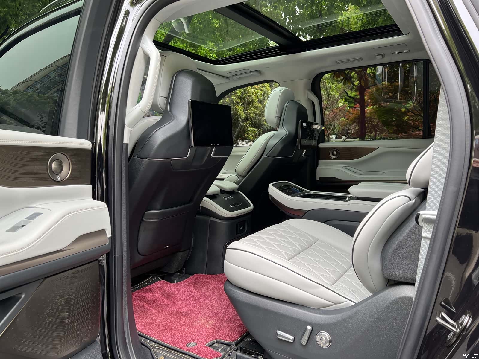 Lincoln Navigator, 2025 25