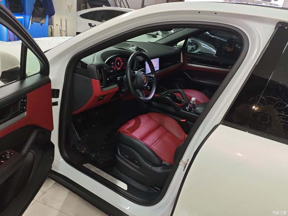 Porsche Cayenne, 2025 4