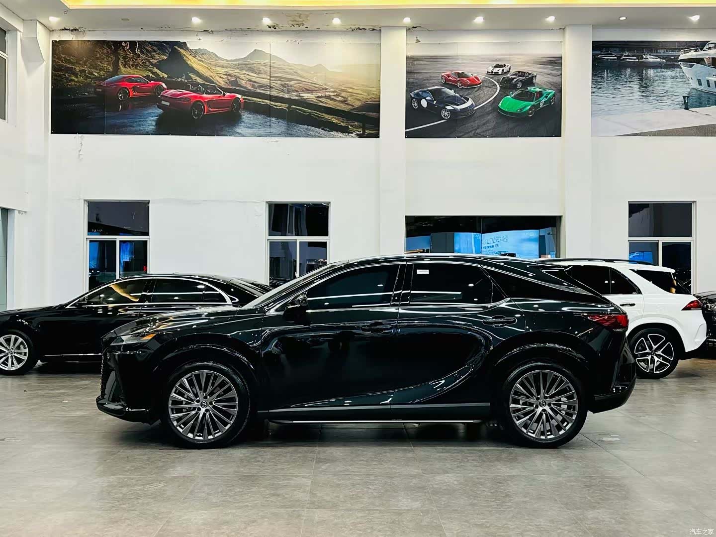 Lexus RX, 2025 3