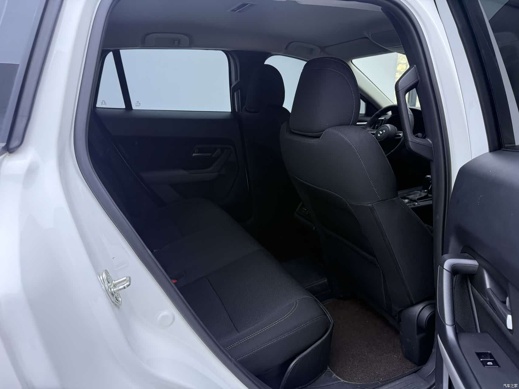 Mazda CX-50, 2023 10