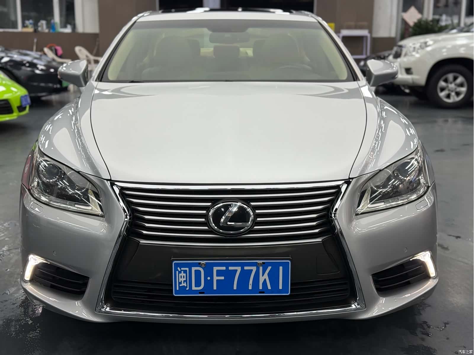 Lexus LS, 2013 4