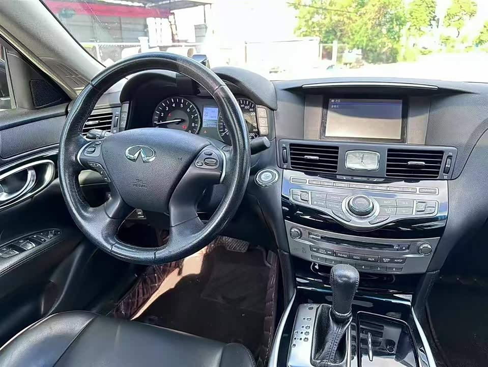 Infiniti Q70 Infiniti Q70
