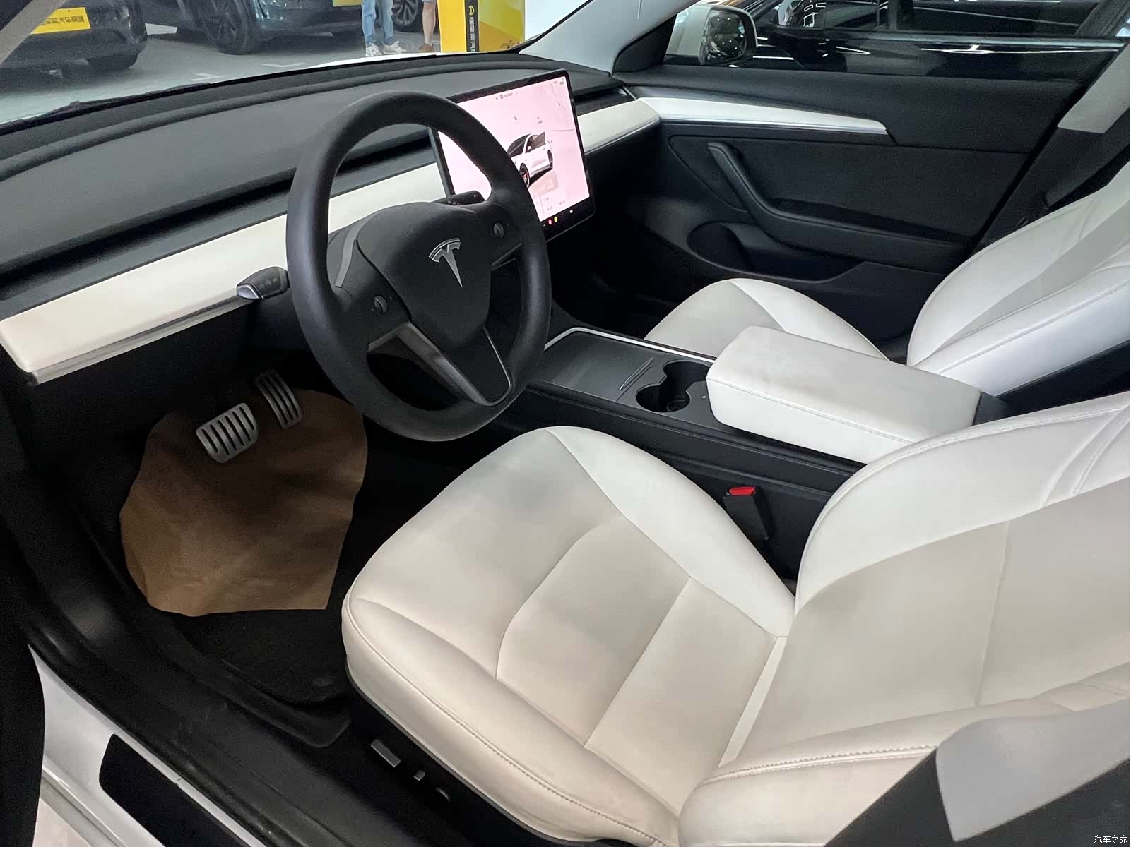 Tesla Model 3, 2022 7