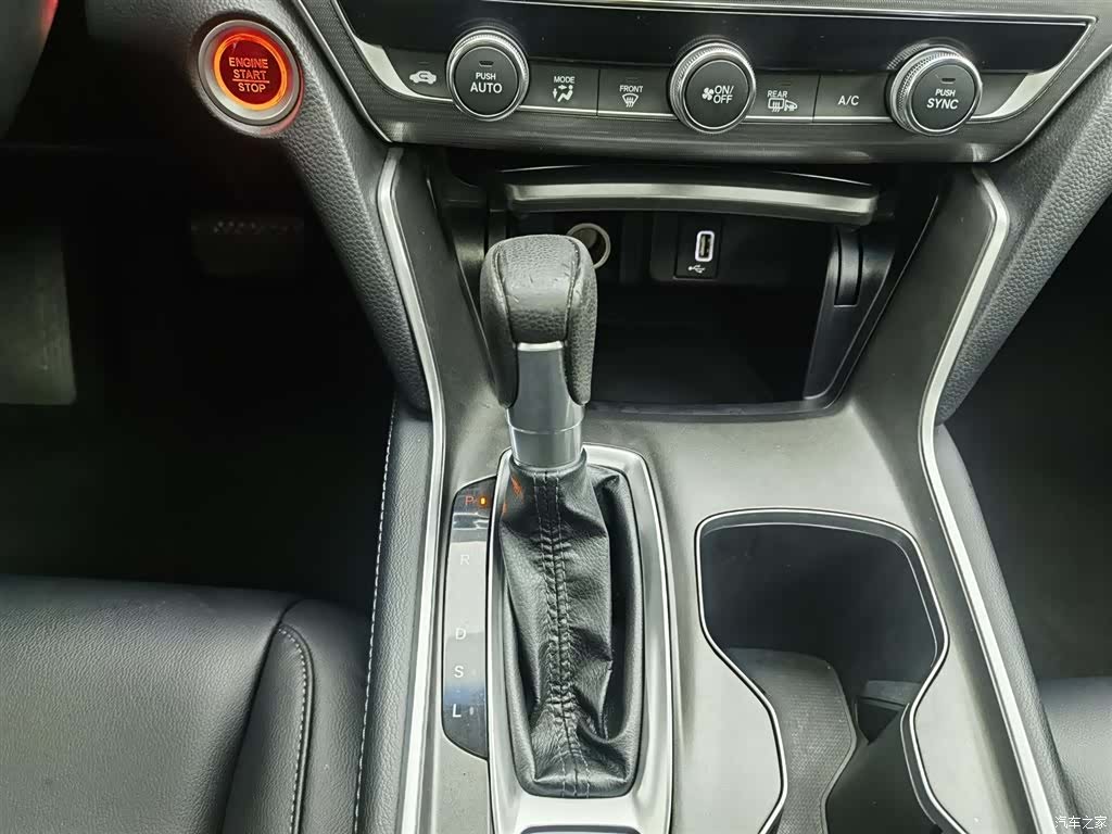 Honda Accord, 2018 13