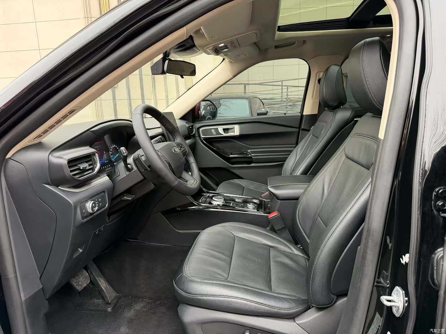 Ford Explorer, 2022 8