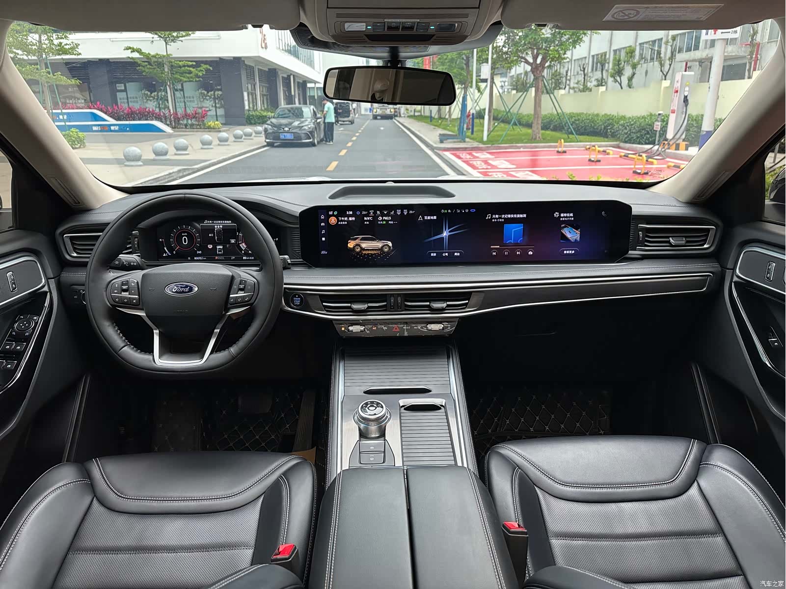 Ford Explorer, 2023 9