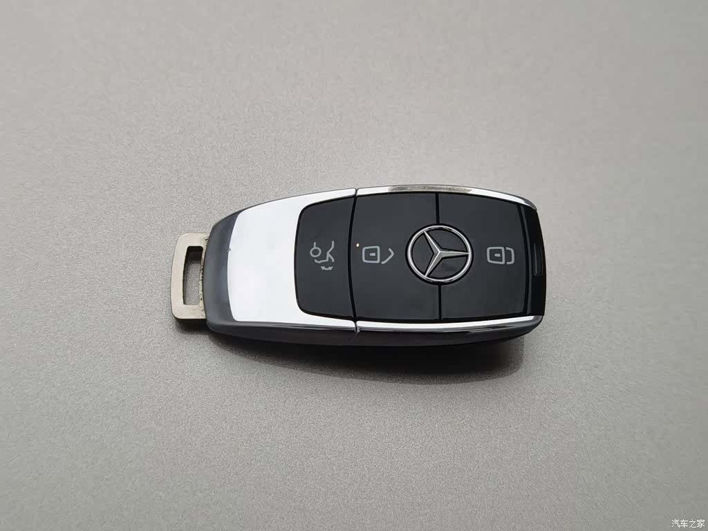 Mercedes-Benz EQC, 2021 19