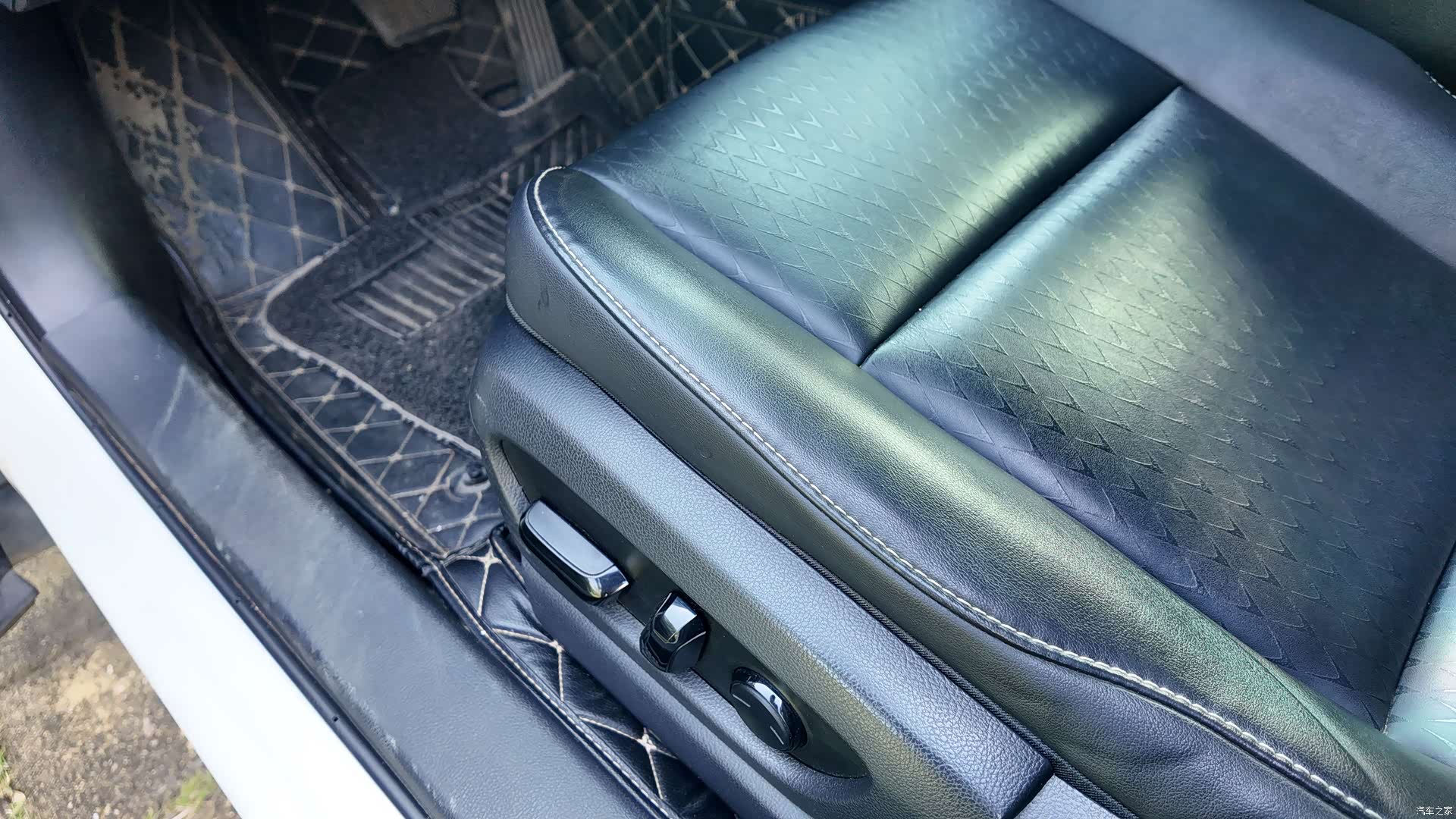 Lexus UX, 2019 37