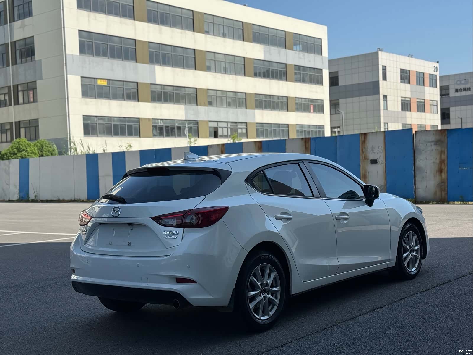 Mazda Mazda3, 2017 12