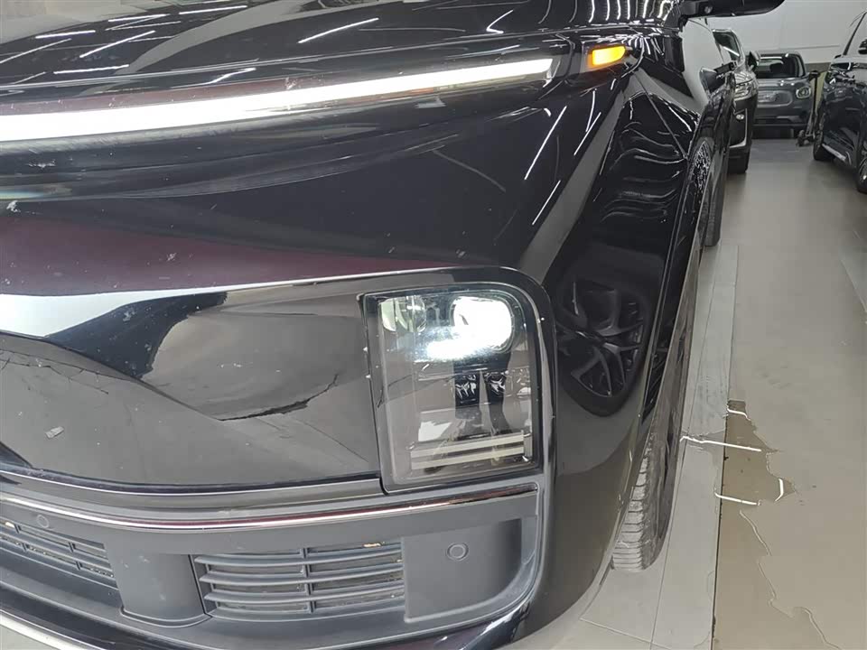 Li Auto Ideal L8