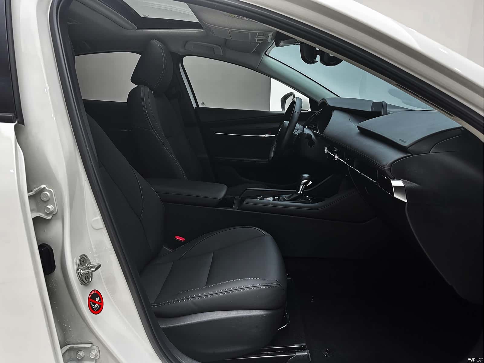 Mazda Mazda3, 2022 16
