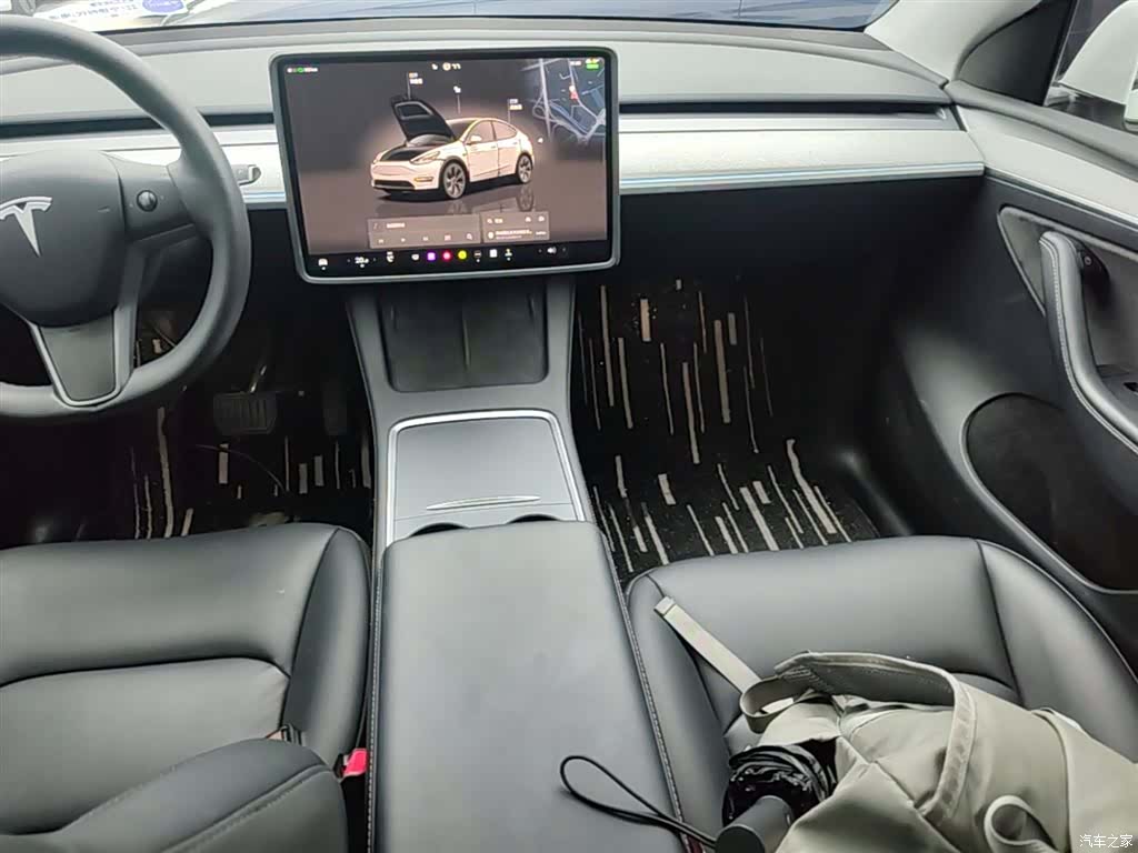 Tesla Model Y, 2024 13