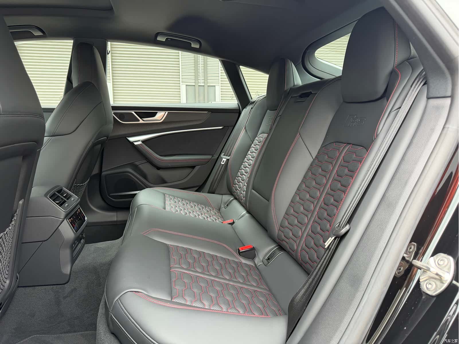 Audi RS, 2026 9