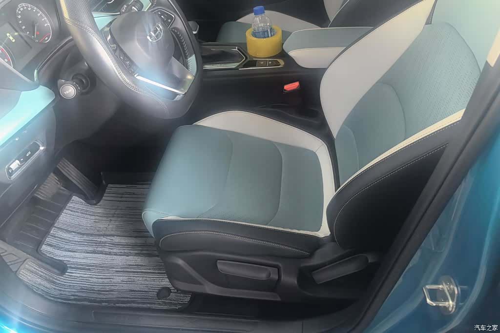 Geely Emgrand, 2023 9