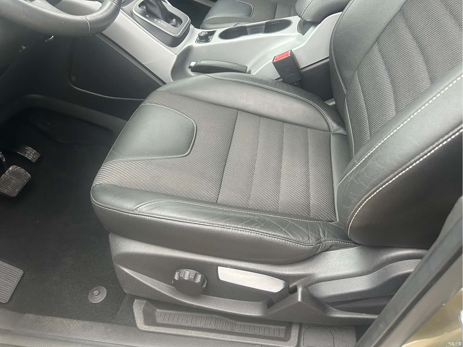 Ford Kuga, 2016 11