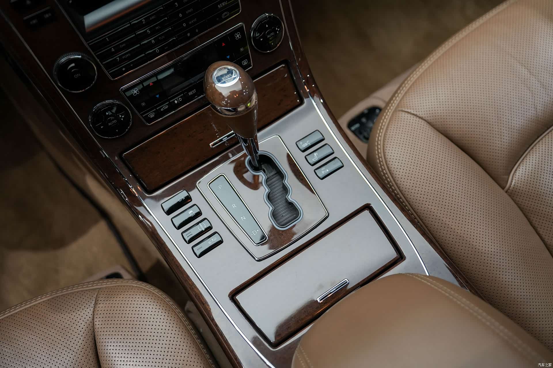 Maybach 57, 2012 18