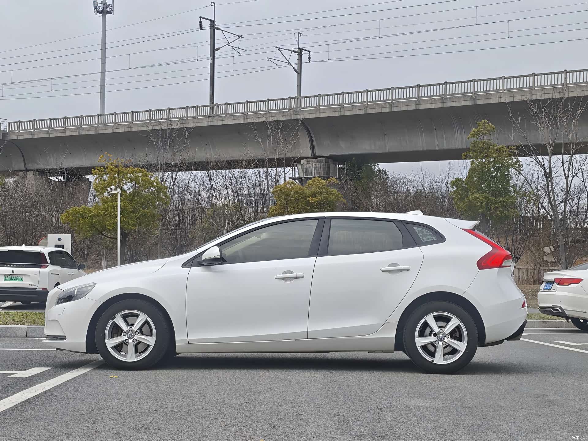 Volvo V40, 2016 3