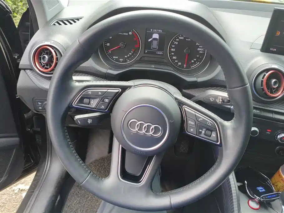 Audi Q2L Audi Q2L