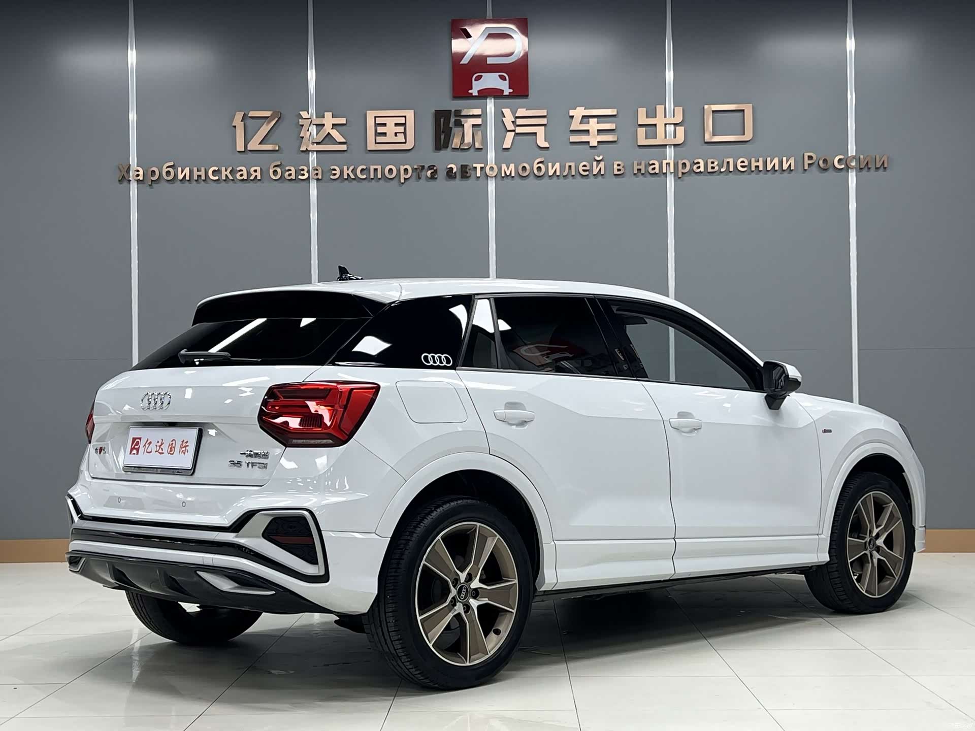 Audi Q2L, 2022 6