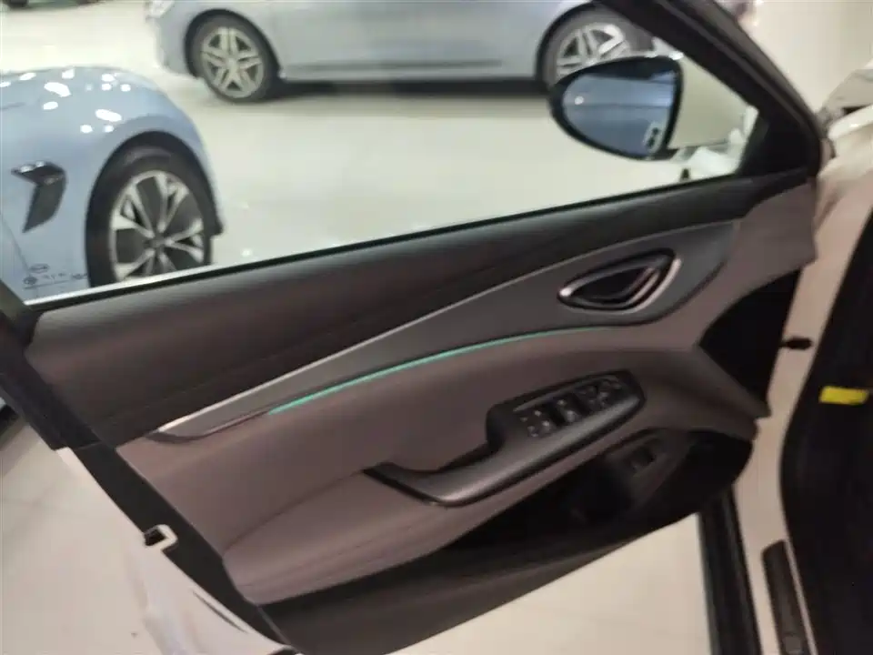 BYD Seal 07 DM-i BYD Seal 07 DM-i