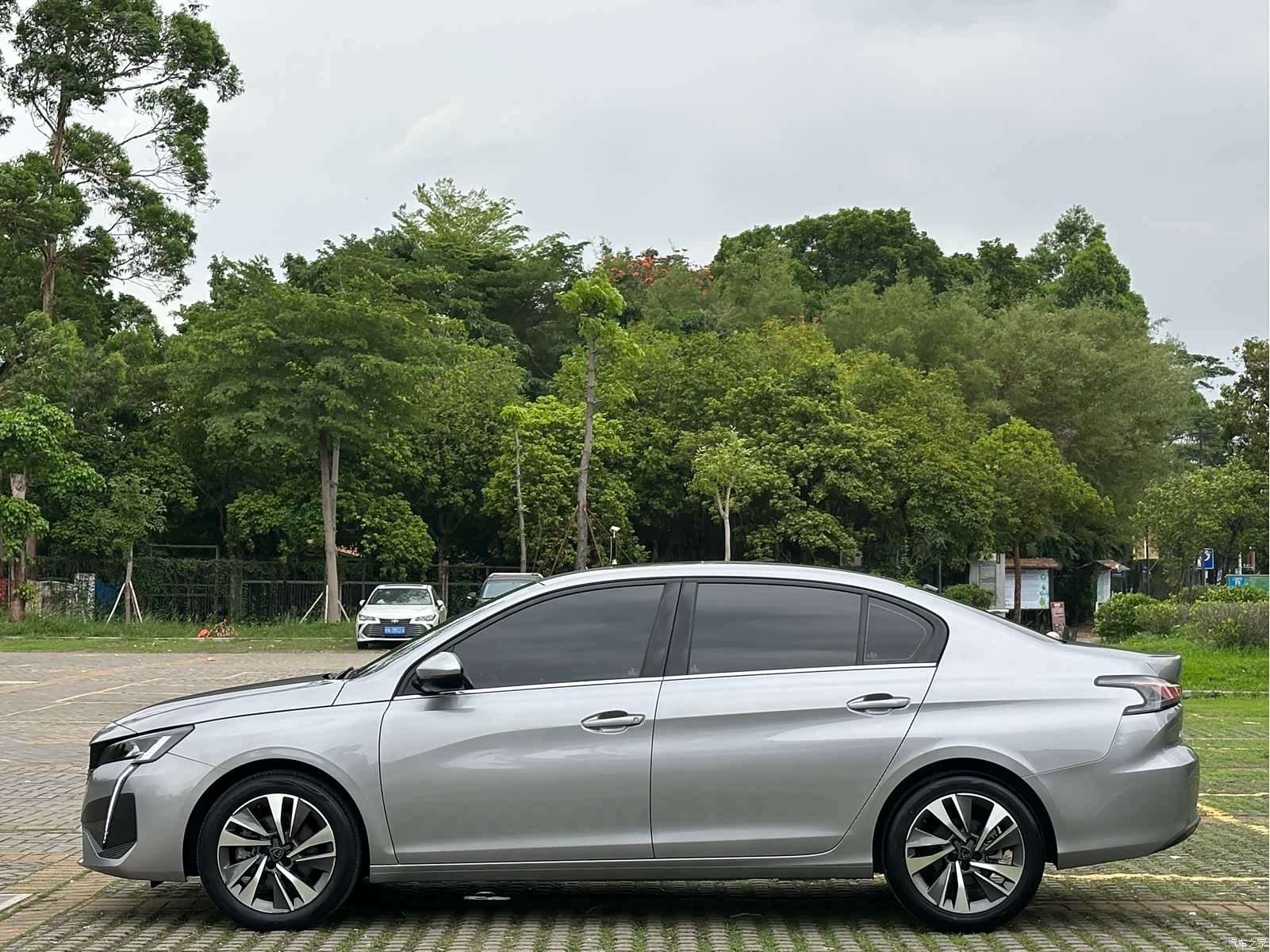 Peugeot 408, 2023 21