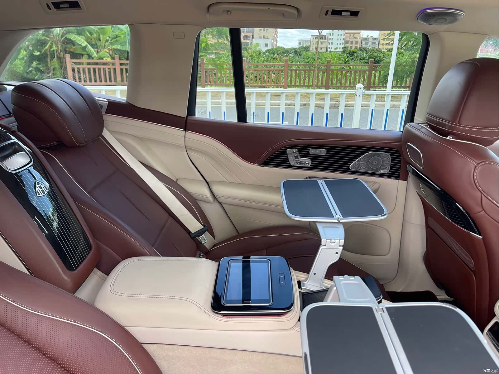 Maybach GLS, 2023 15