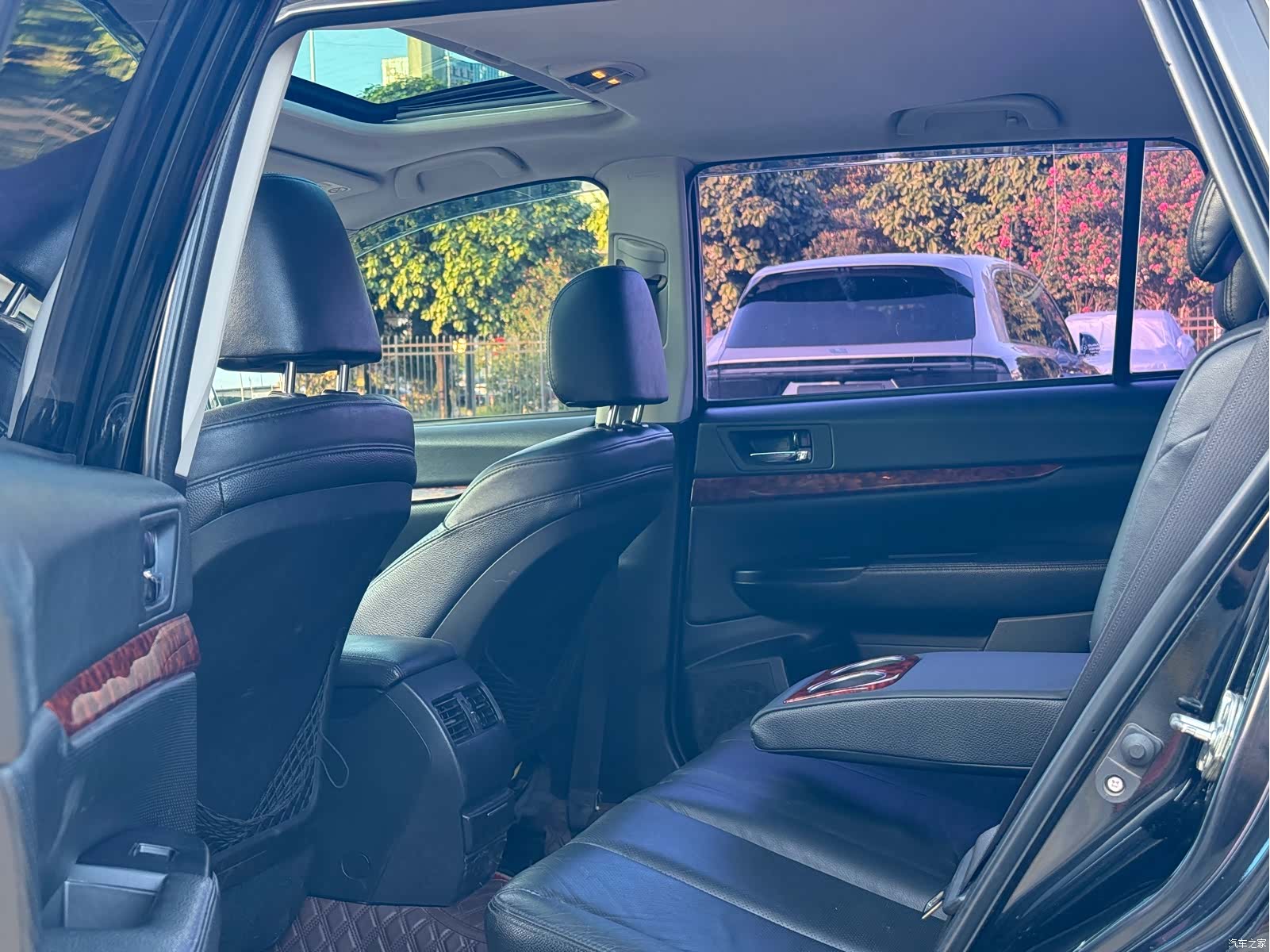Subaru Outback, 2011 9