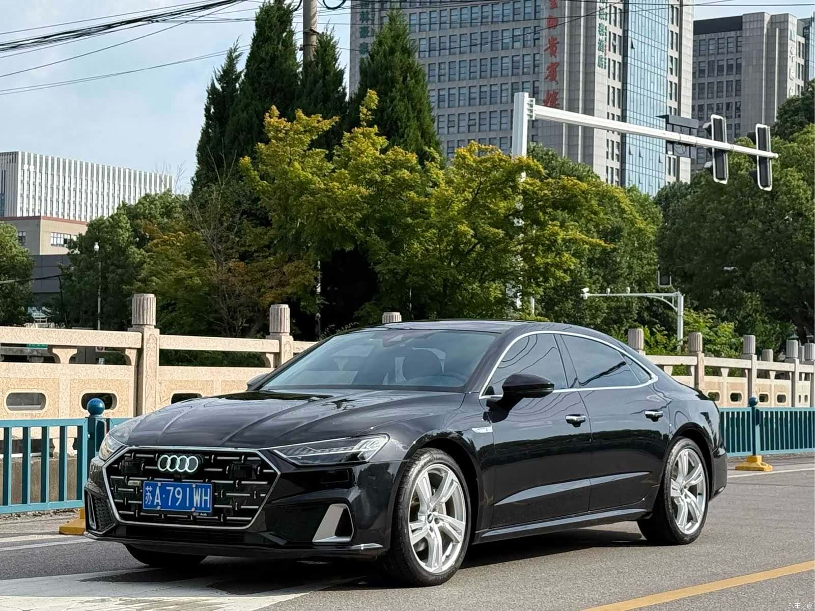 Audi A7L, 2023 1