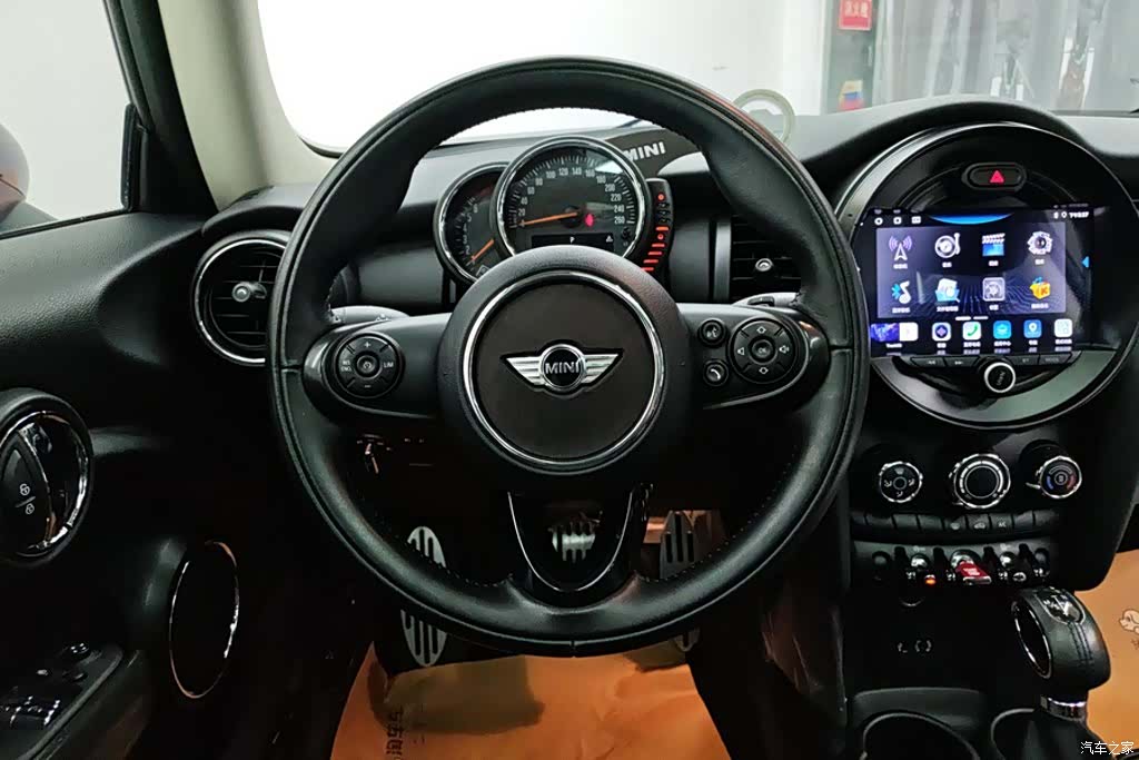 Mini ONE, 2017 15