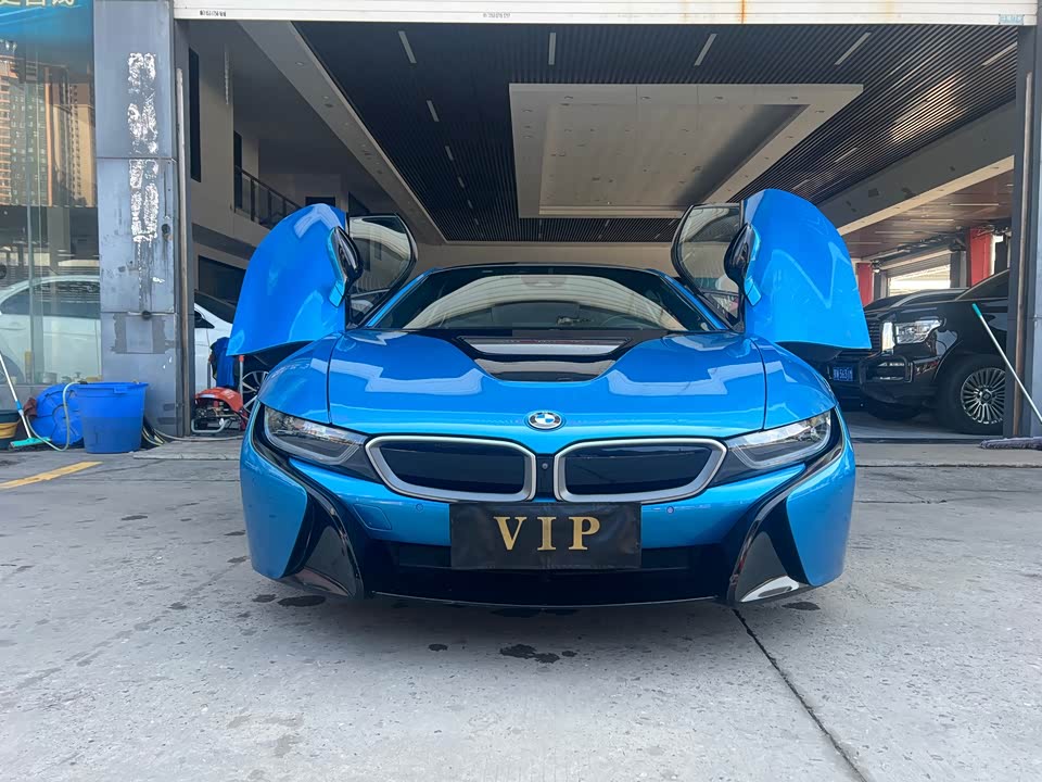 BMW i8