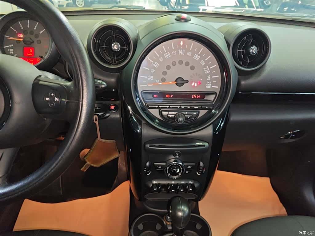 Mini Countryman, 2015 13