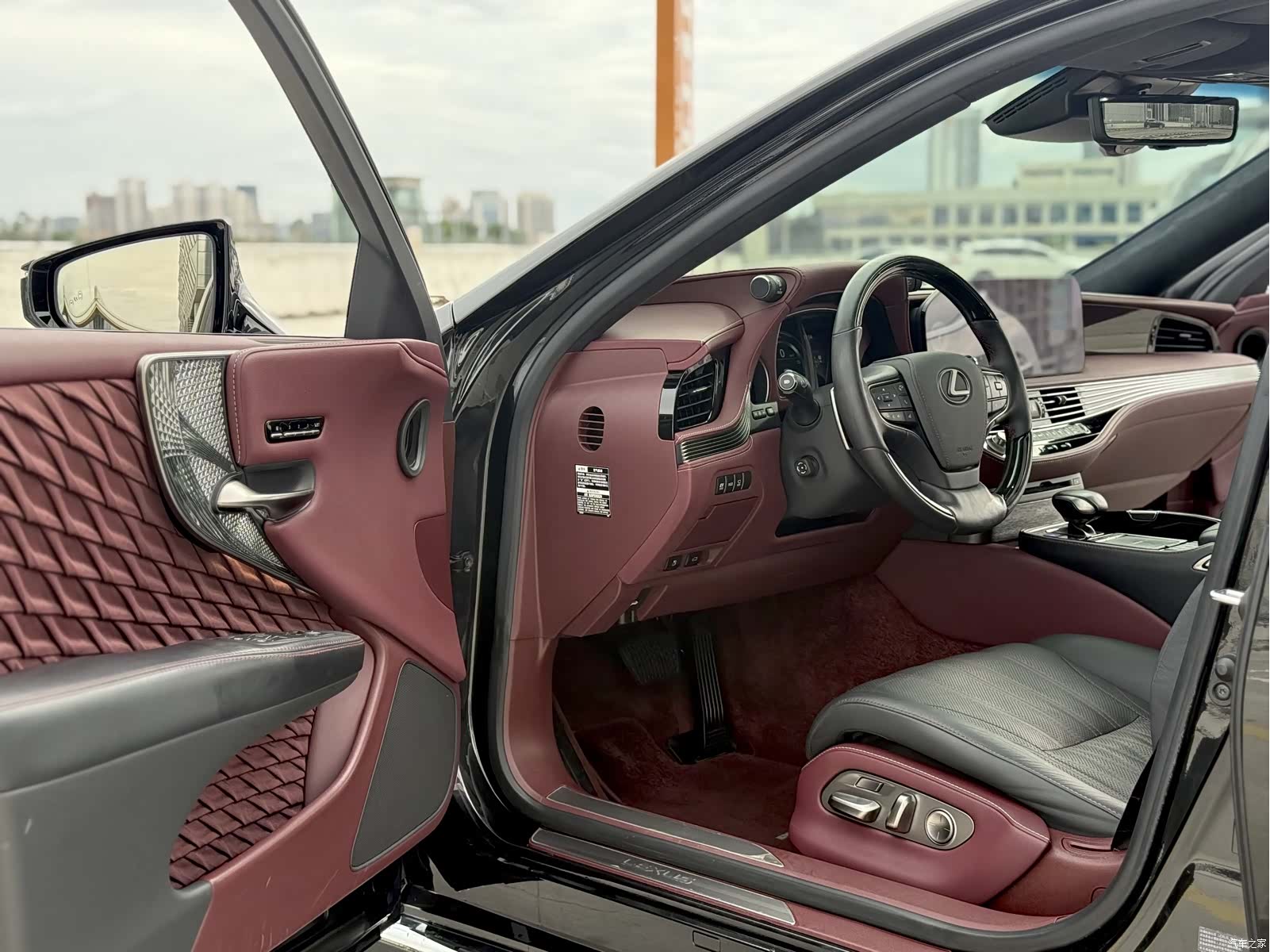 Lexus LS, 2022 все фото