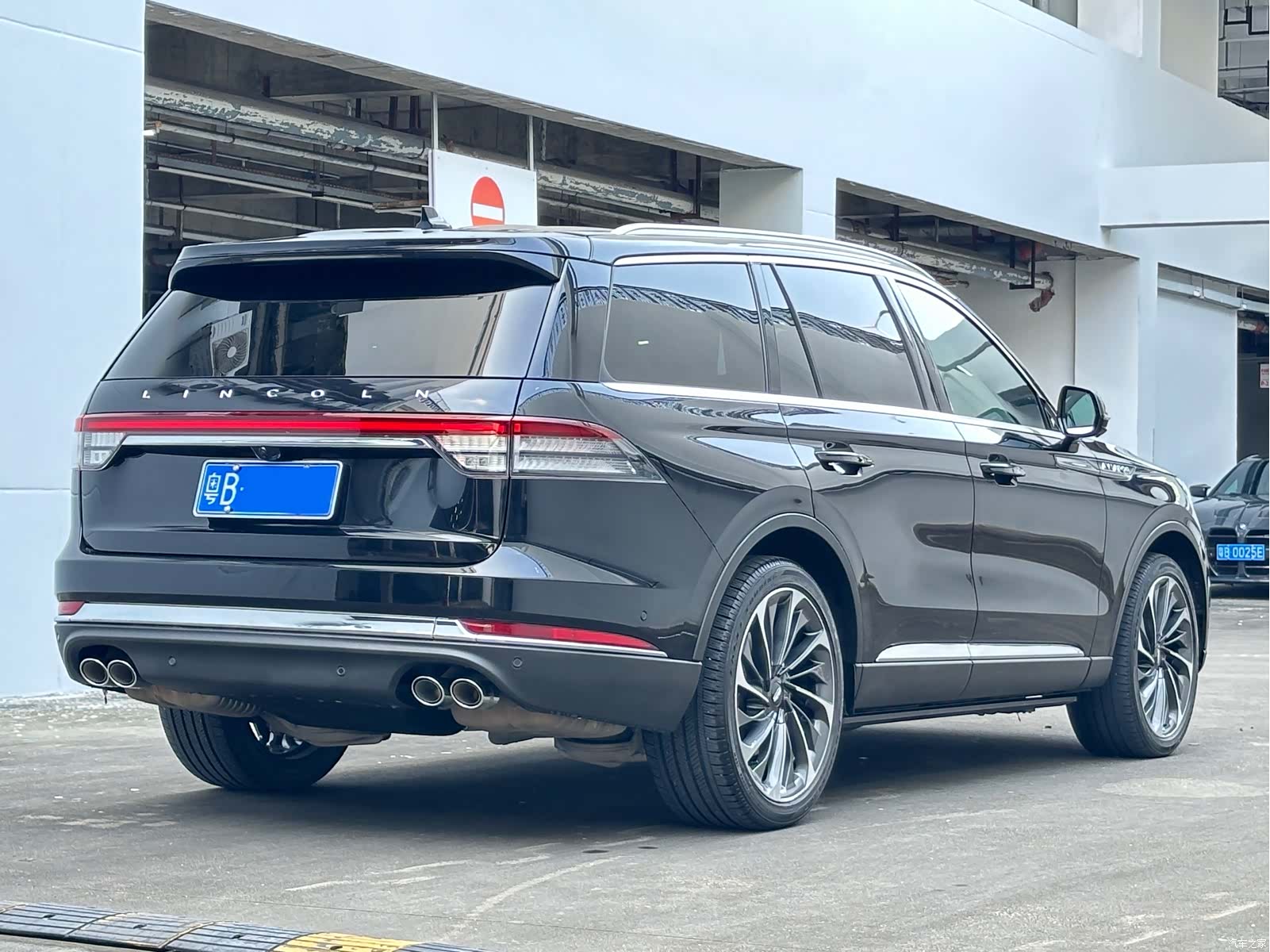 Lincoln Aviator, 2022 33