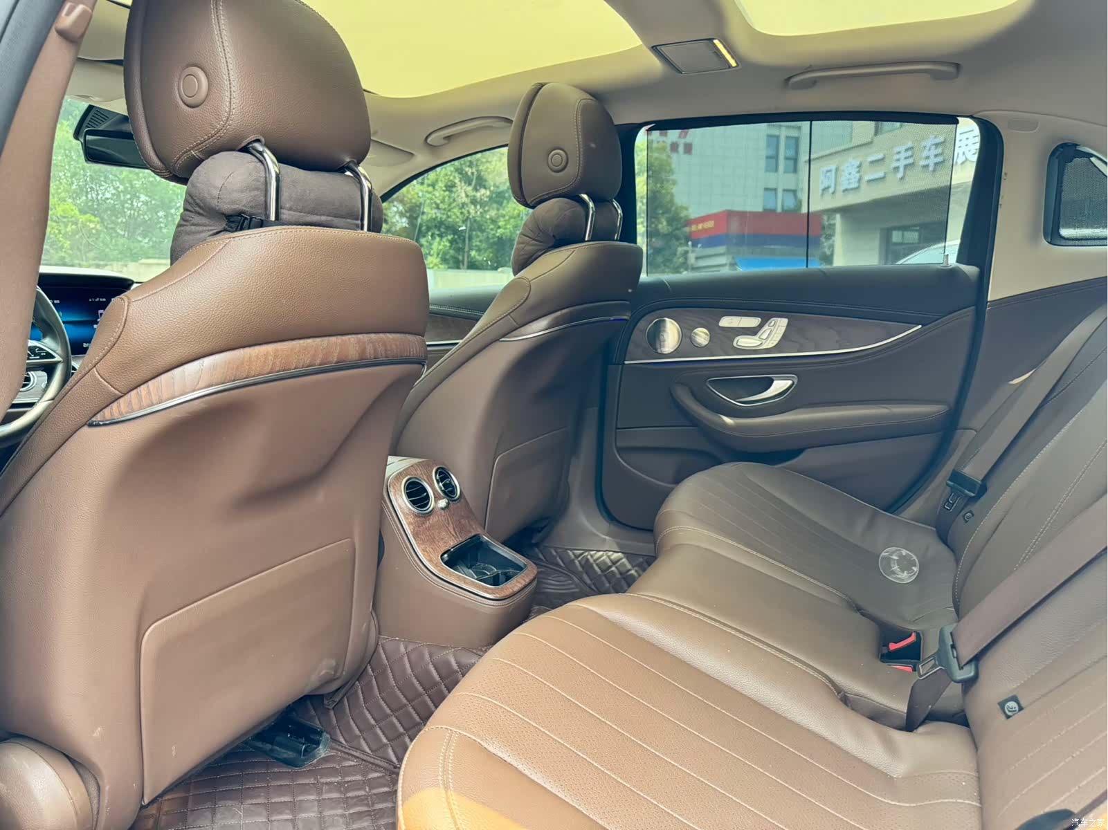 Mercedes-Benz E-Class, 2023 6