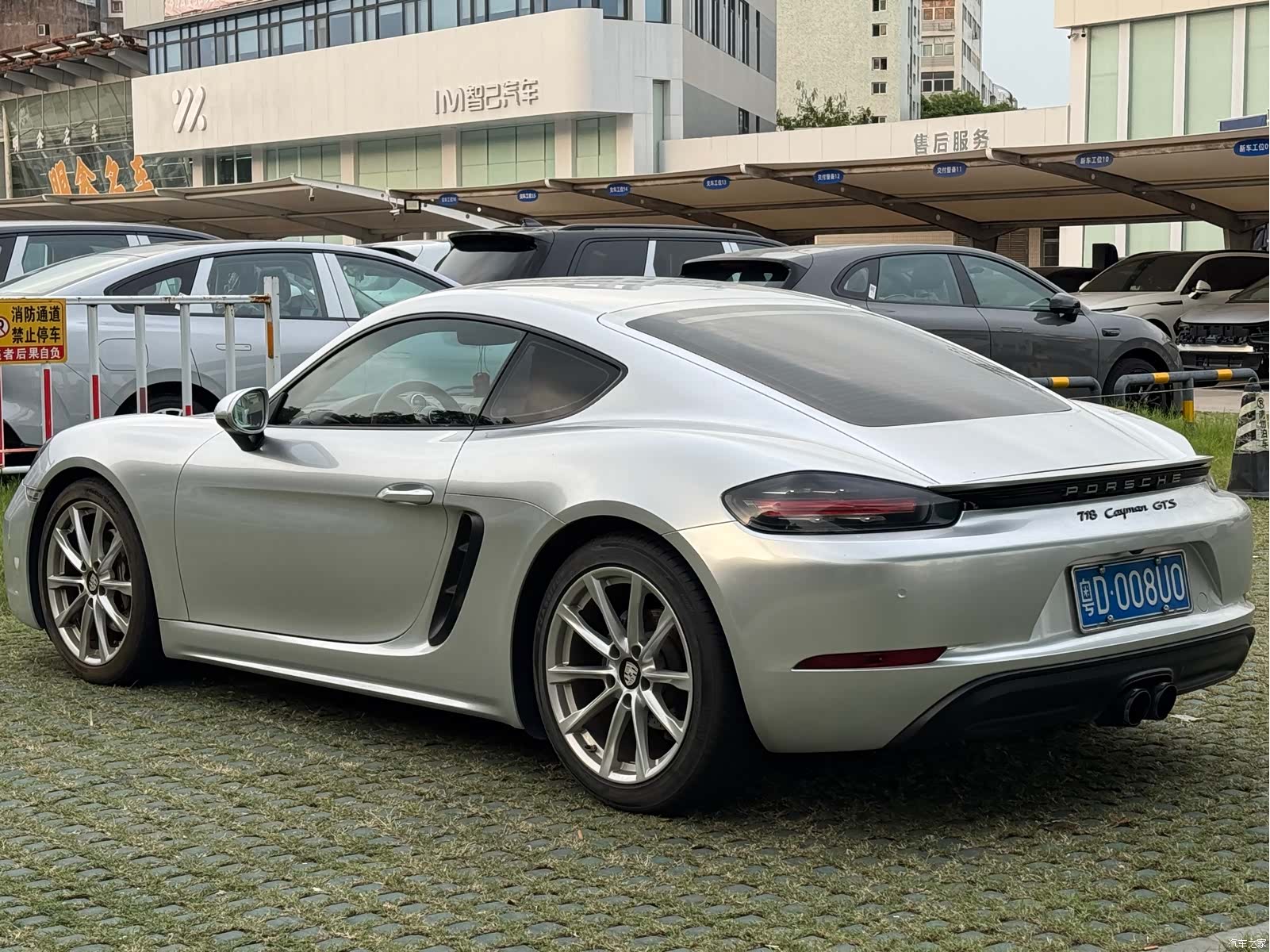 Porsche Cayman, 2017 все фото