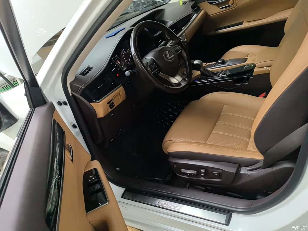 Lexus ES, 2017 8