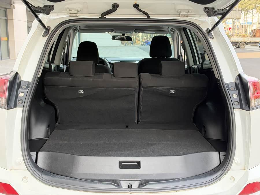 Toyota RAV4 2017, фото 14