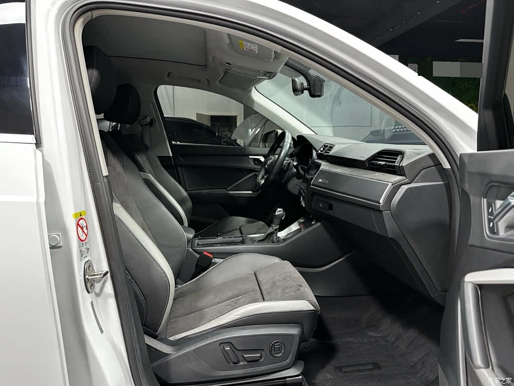 Audi Q3, 2022 12