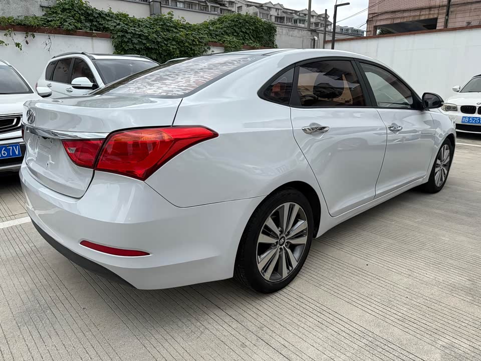 Hyundai Name picture